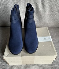 Clark’s Enfield River Suede Boots Size 4 1/2 In Navy Blue