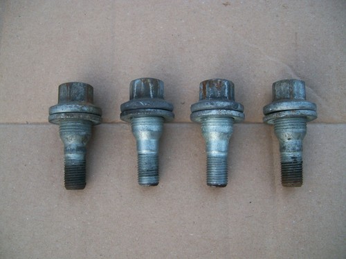 Peugeot 206 alloy wheel - 206, bolts