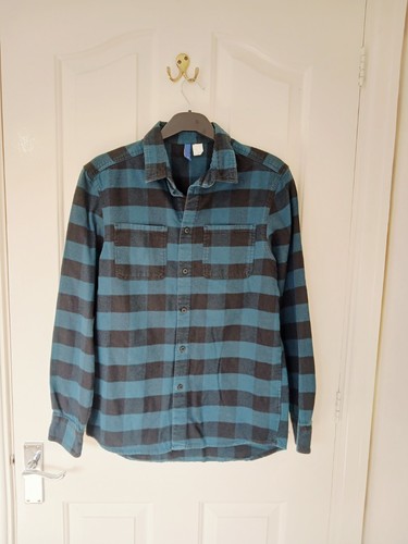 Green black checked - &,