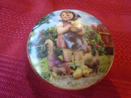 Hummel music box feeding - hummel,