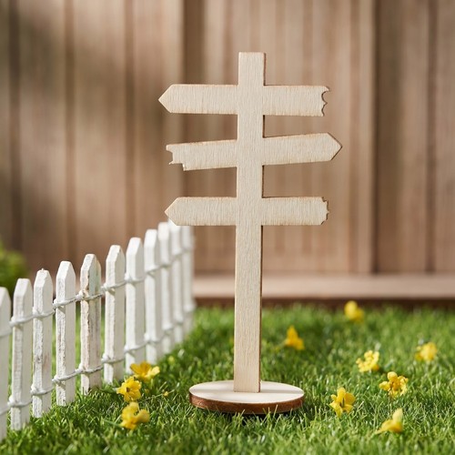 Miniature wooden fence and - fence,