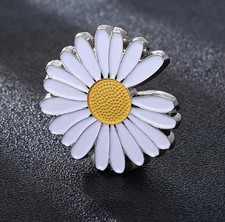 Daisy Pin Badge Lapel Brooch