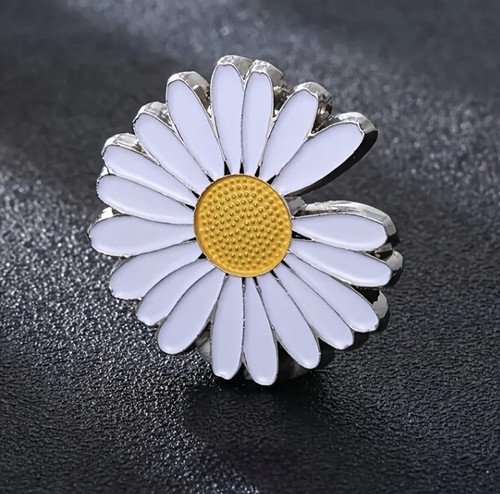 Daisy pin badge lapel brooch - badge,
