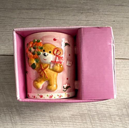 Musical pink teddy bear - 3d,