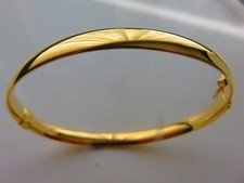 Gold Hinged Bangle 6mm Ladies