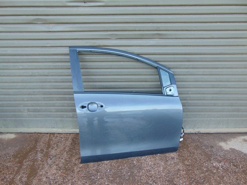 Toyota yaris door panel mk2 - toyota,