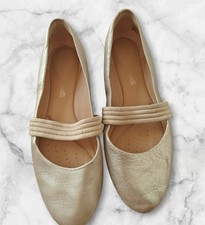 Woman's Shoes - Clarks Cushion Plus Flats - Soft Beige Comfort | UK 4