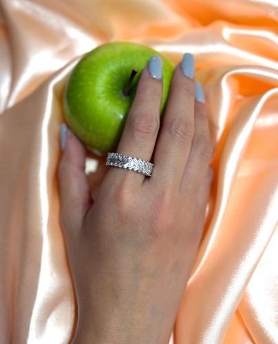 18k white gold lab grown - white,