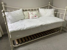 Laura Ashley HastingsDay Bed