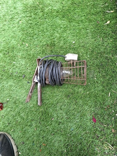 Vintage garage gripper - garage,