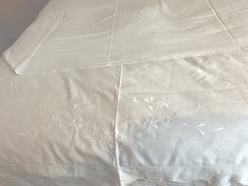 Antique white pure cotton lawn - white,