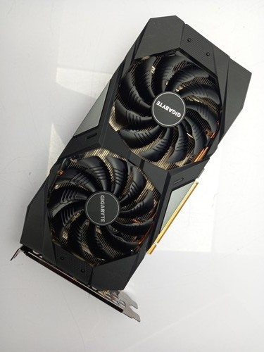 Gigabyte radeon 5500 - 5500, oc