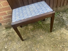 Stag Minstrel Stool SS2214