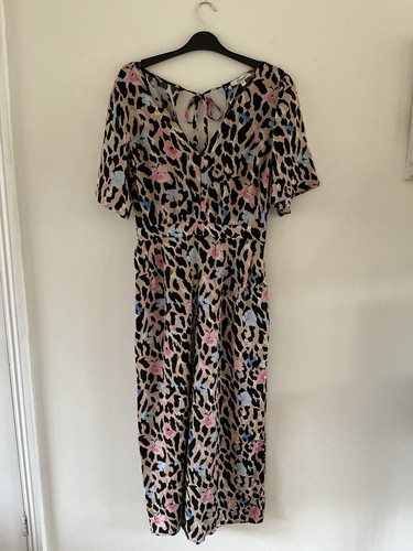 Stunning leopard floral - stunning,