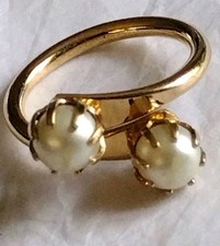 Vintage Sarah Coventry Ring Pearls Gold Plated Ring Size K Vintage Signed
