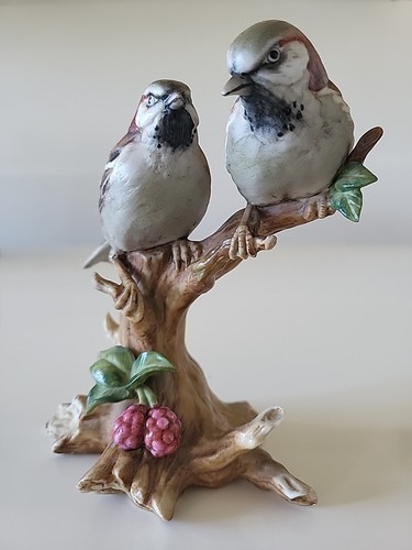 Figurine with two sparrows - with,