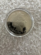 2001 Guernsey Proof Five Pounds Coin Queen Victoria 1837-1901 in Capsule & COA