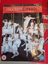 MODERN FAMILY   THE COMPLETE