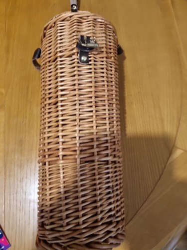 Fine wicker basket hold a - a, to