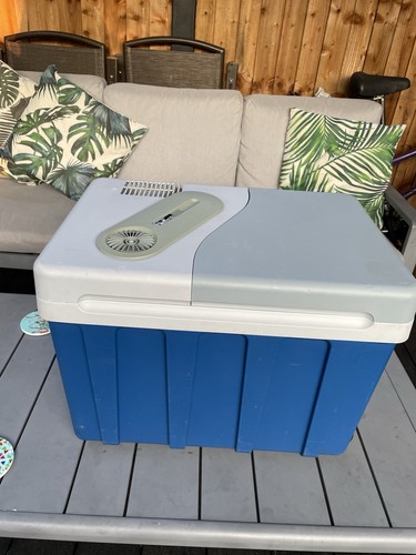 Coolbox halfords litre - -,