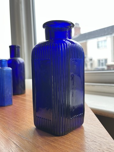 Medium c1910 cobalt - medium,