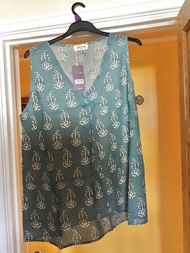 Sleeveless top autonomy - sleeveless, ‘autonomy’