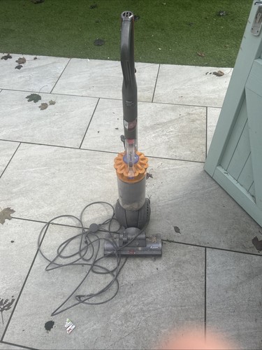 Dyson dc40 upright vacuum - dyson,