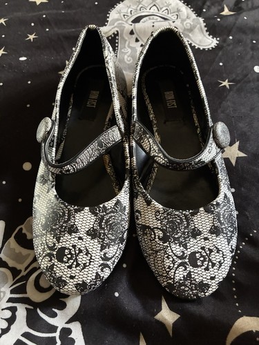 Iron fist lovelace flats size - fist,