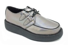 T.U.K. V8902 Tuk Viva Mondo