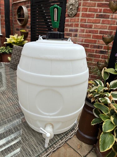 Pressure beer barrel keg with - keg,
