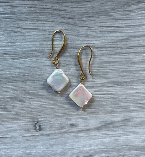 Diamond shaped keshi - , pearl