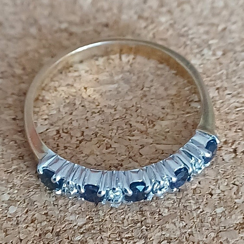 9ct yellow gold black sapphire - 9ct,