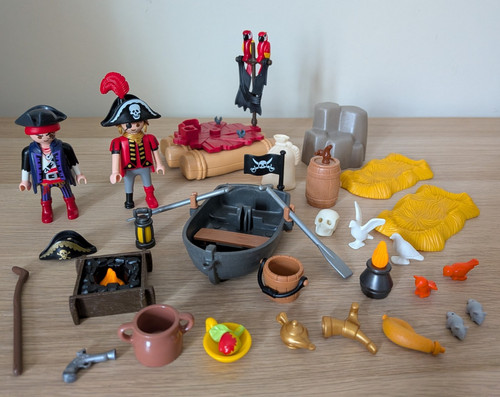 Playmobil pirate bundle - pirate,