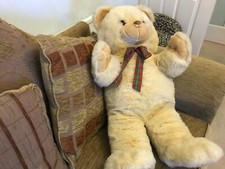 Huge teddy bear tall - 34’,
