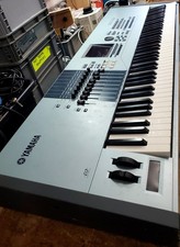 Yamaha Motif XS8 Workstation Keyboard + Flightcase
