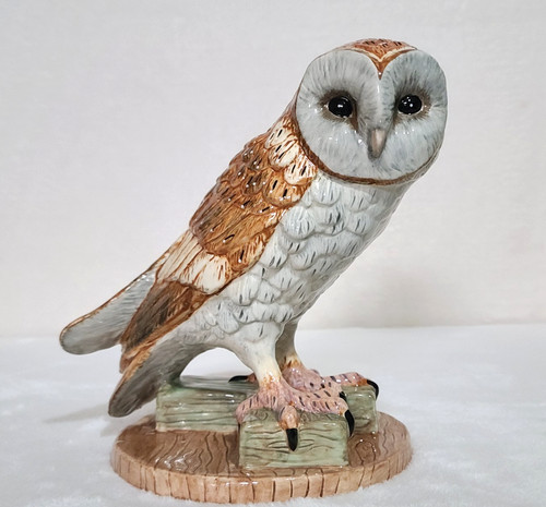 Royal doulton figurine barn - doulton,
