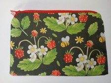 Handmade Lined Fabric Coin Purse : Strawberry Plant Design