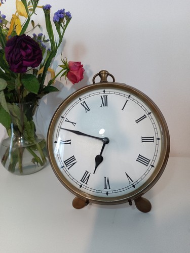 Vintage brass table clock - brass, 25