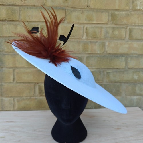 White brown feather disc - , wide