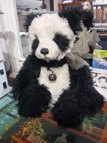 Charlie bear chi - panda, no