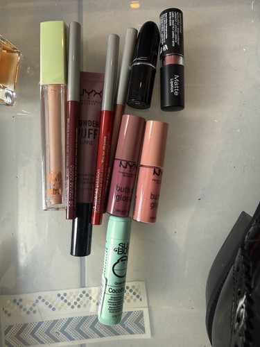 Job lot lipsticks - lot, 10
