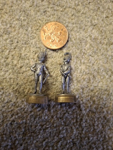 Small metal soldiers - small,