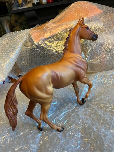 Breyer lonesome glory chestnut - breyer,