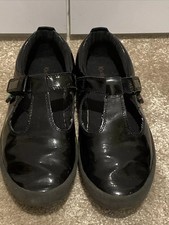 Kickers black patent t bar