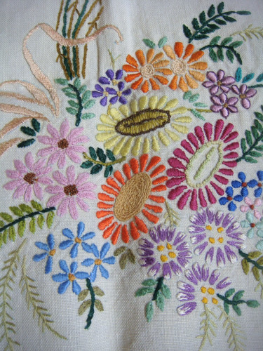 Vintage hand embroidered - hand,