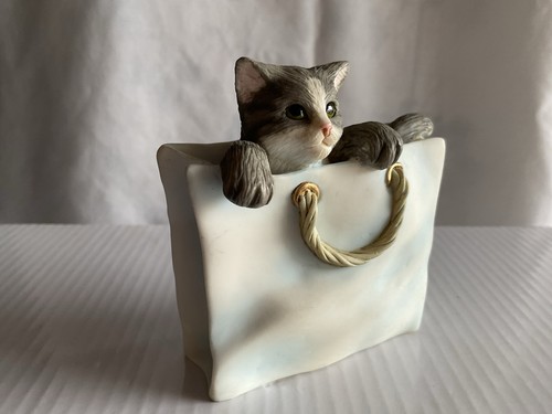 Playful kitten leonardo - by,
