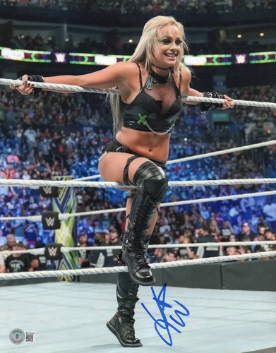 Liv morgan signed autograph - liv,