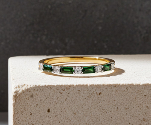 18ct gold emerald baguette - 18ct,