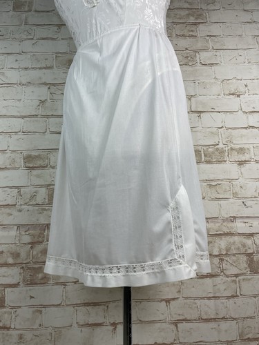 Vintage brettles white silky - vintage,
