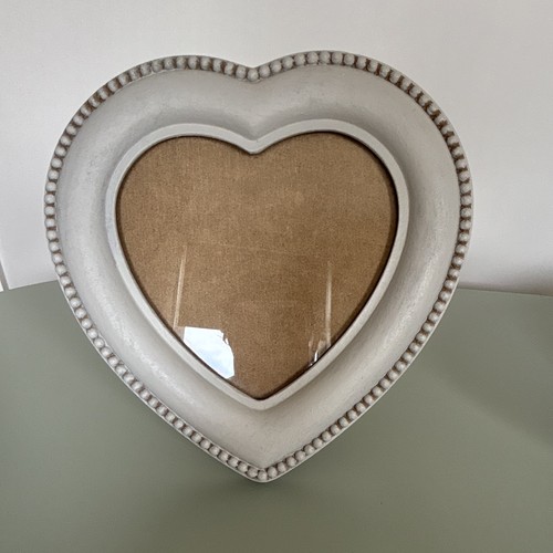 Heart shaped grey wood photo - shaped,